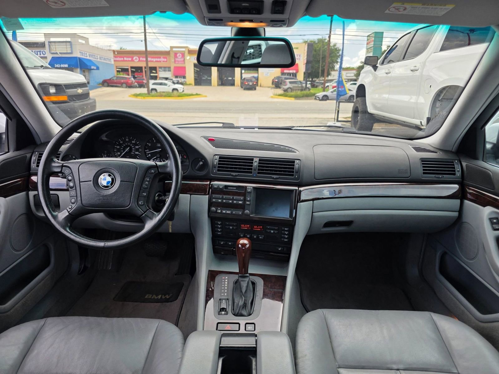 Used 2000 BMW 740i RWD image 19