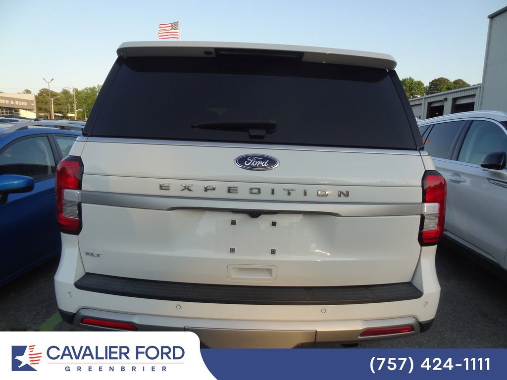 Used 2023 Ford Expedition XLT AWD/4WD image 5