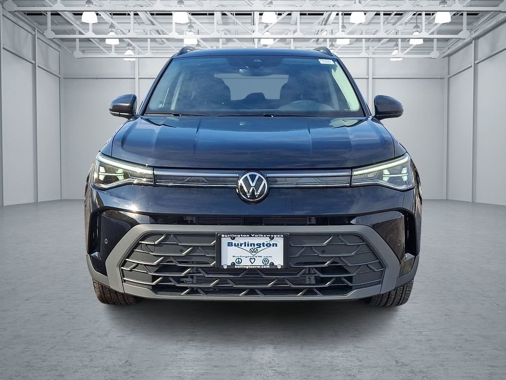 Certified 2025 Volkswagen Taos SE AWD/4WD image 2