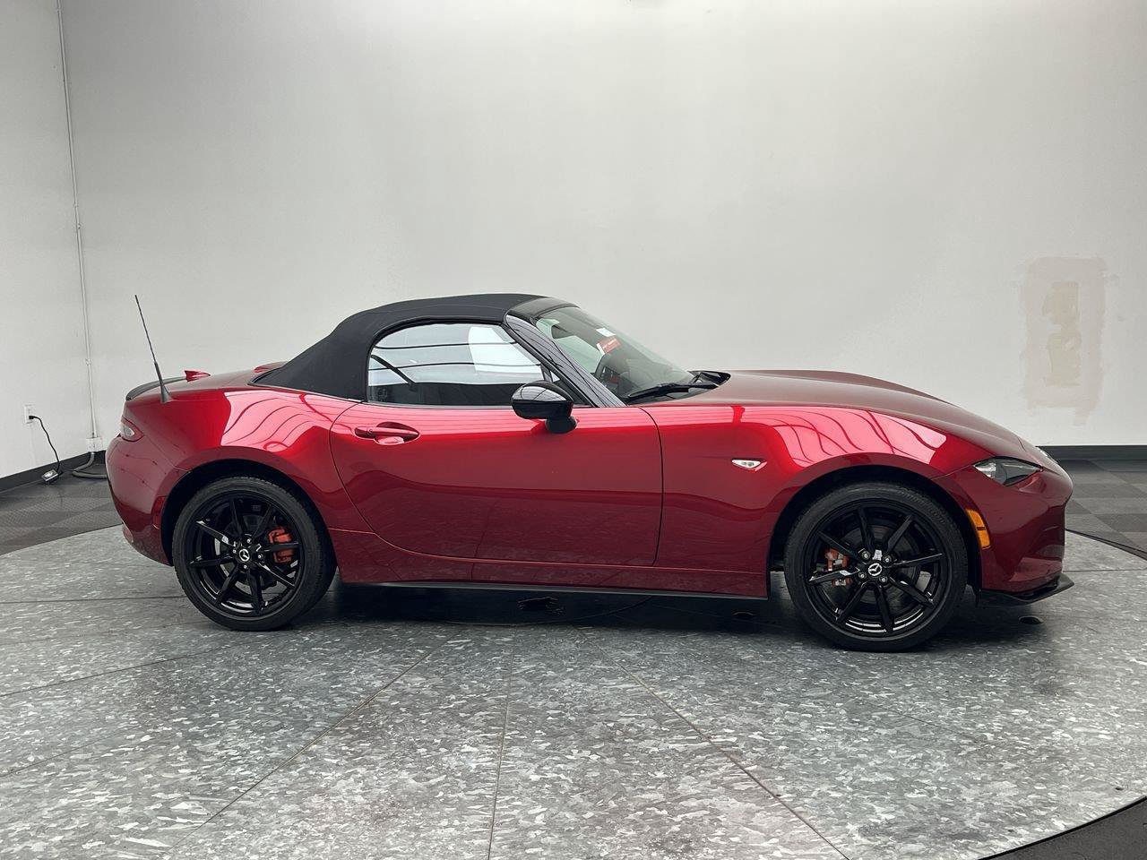 Certified 2021 MAZDA MX-5 Miata Club RWD image 22