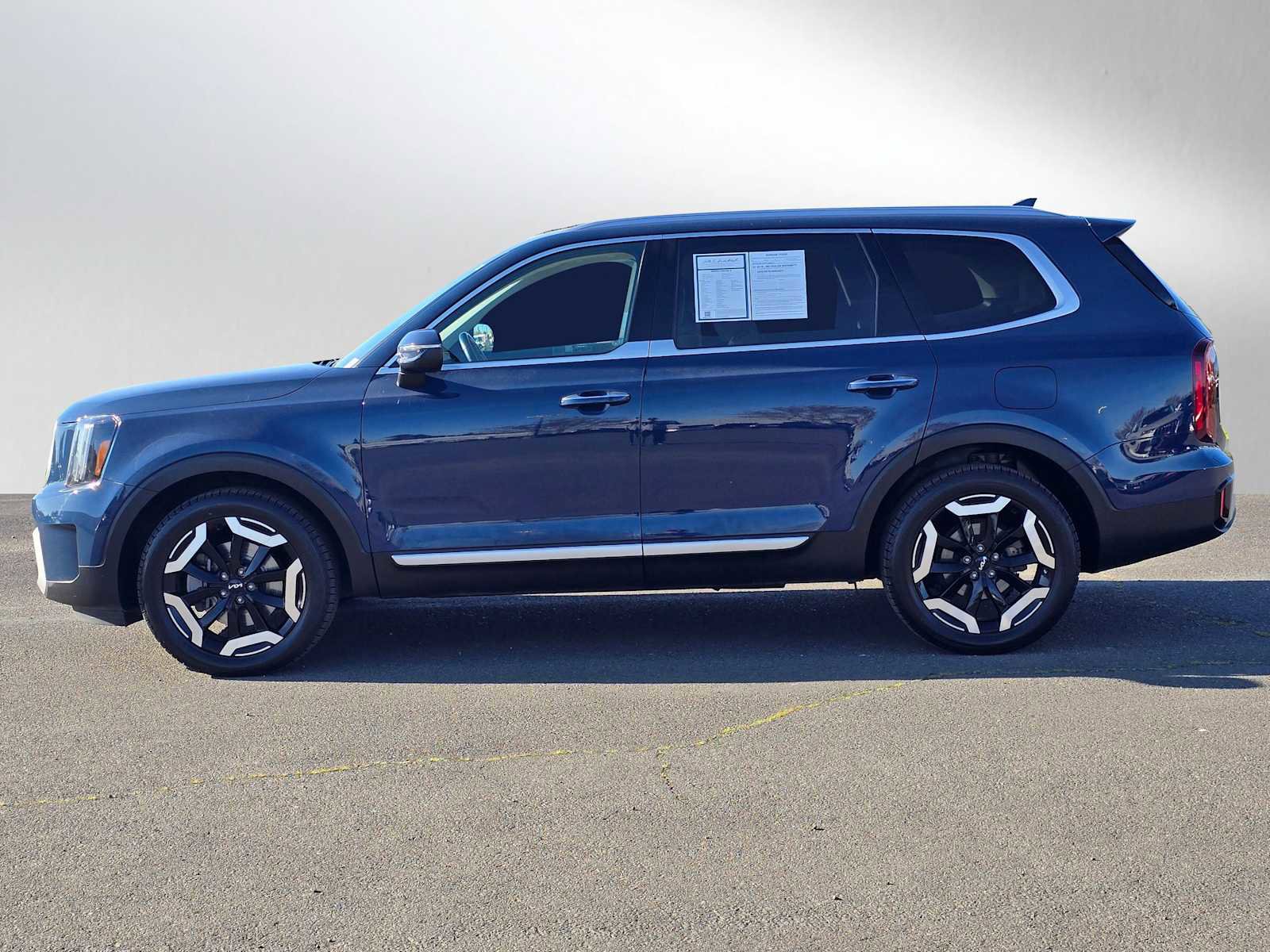 Used 2023 Kia Telluride S w/ S Sunroof Package image 7