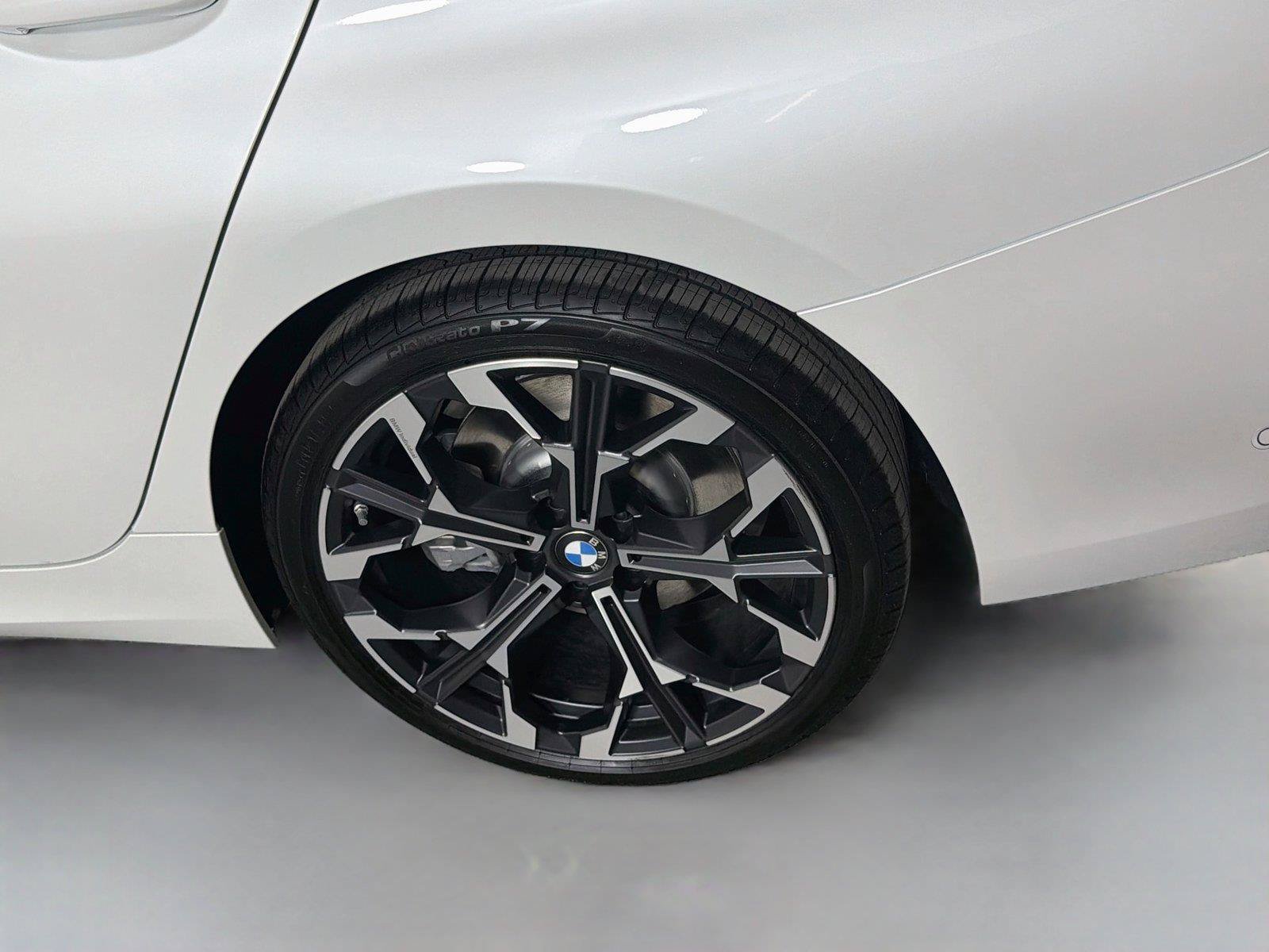 New 2026 BMW 330i xDrive Sedan w/ Convenience Package AWD/4WD image 32