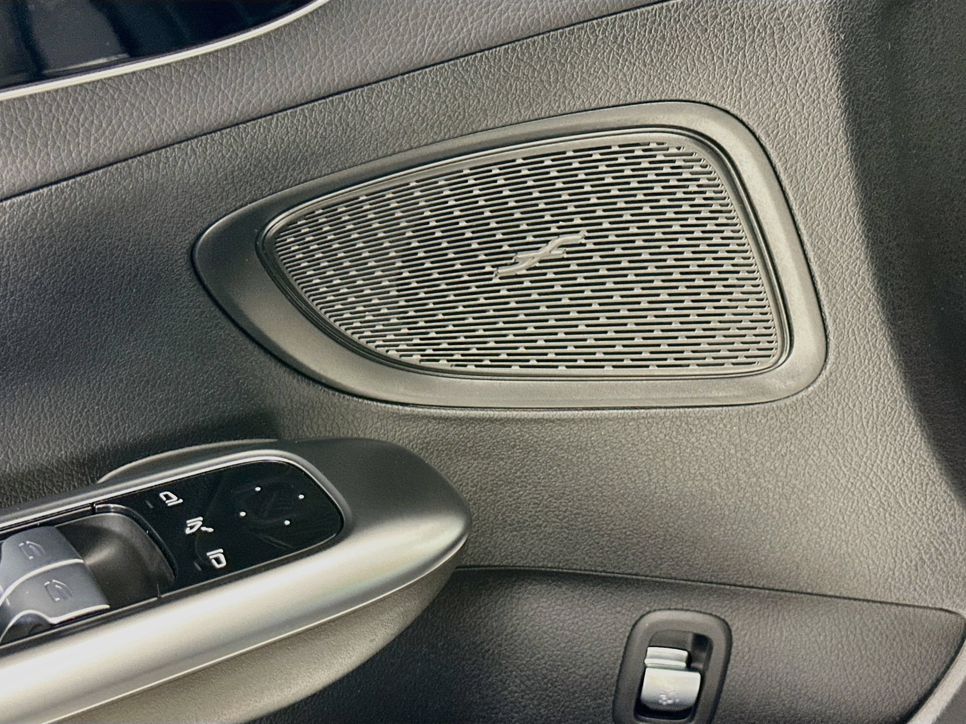 Certified 2024 Mercedes-Benz C 300 Sedan image 19