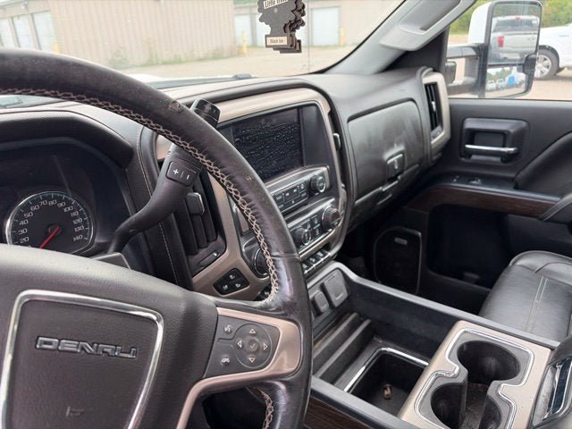 Used 2019 GMC Sierra 2500 Denali AWD/4WD image 9