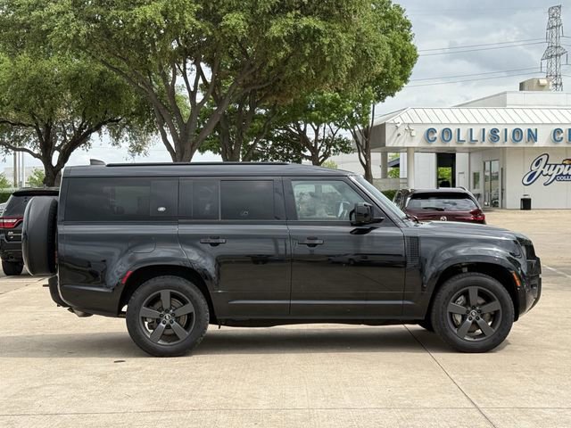 Used 2023 Land Rover Defender 130 X-Dynamic SE image 3