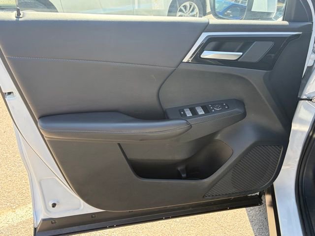 Used 2024 Mitsubishi Outlander SE image 12