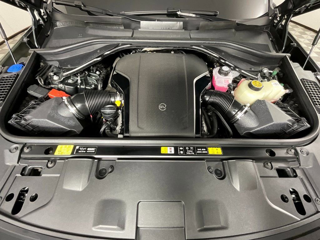 Used 2025 Land Rover Range Rover SV image 28