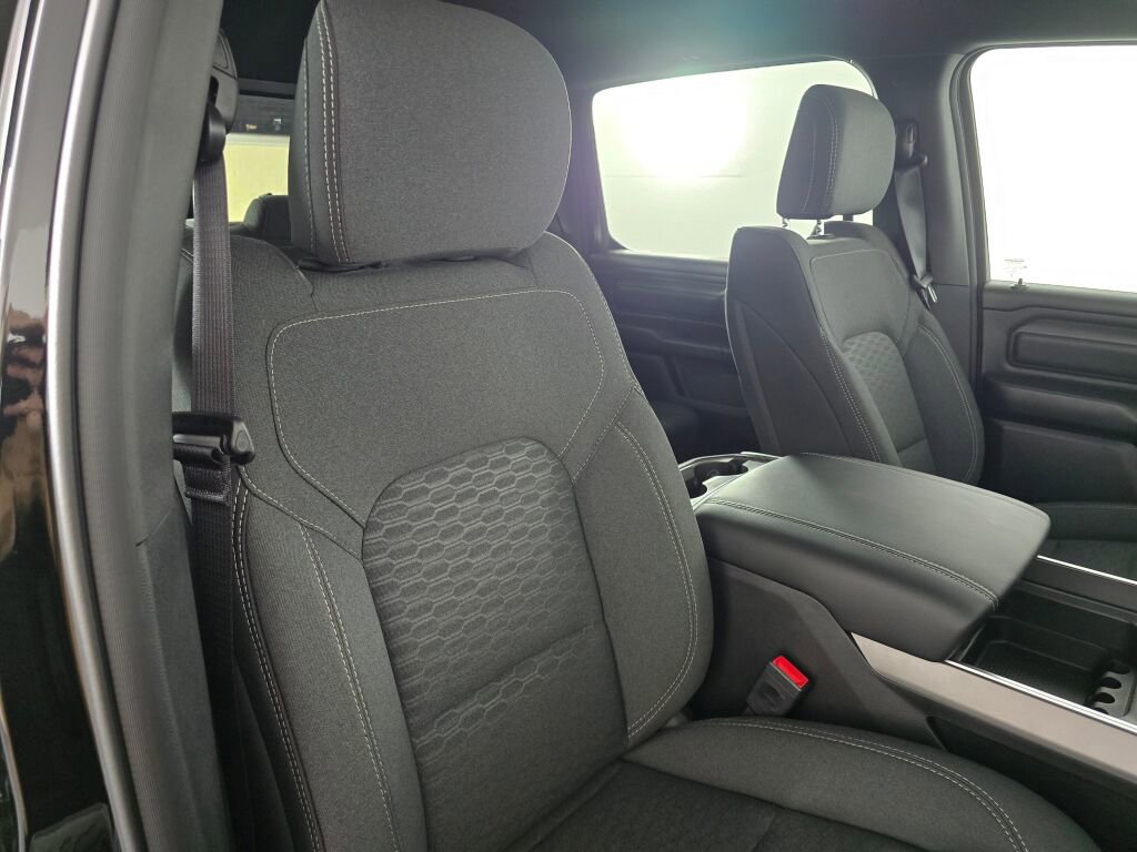 New 2026 RAM 1500 Express AWD/4WD image 45