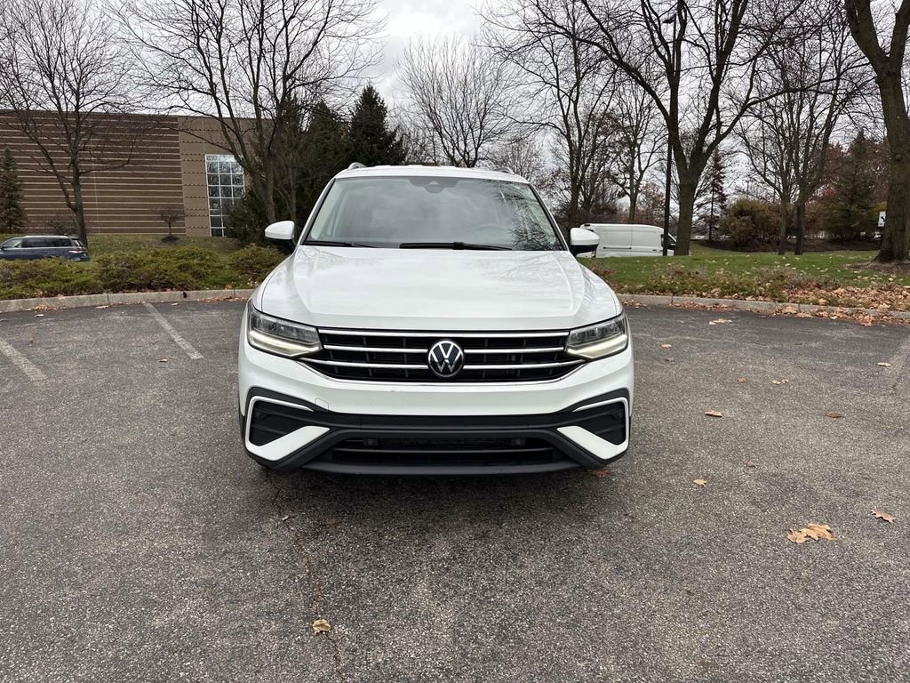 Used 2022 Volkswagen Tiguan SE image 2