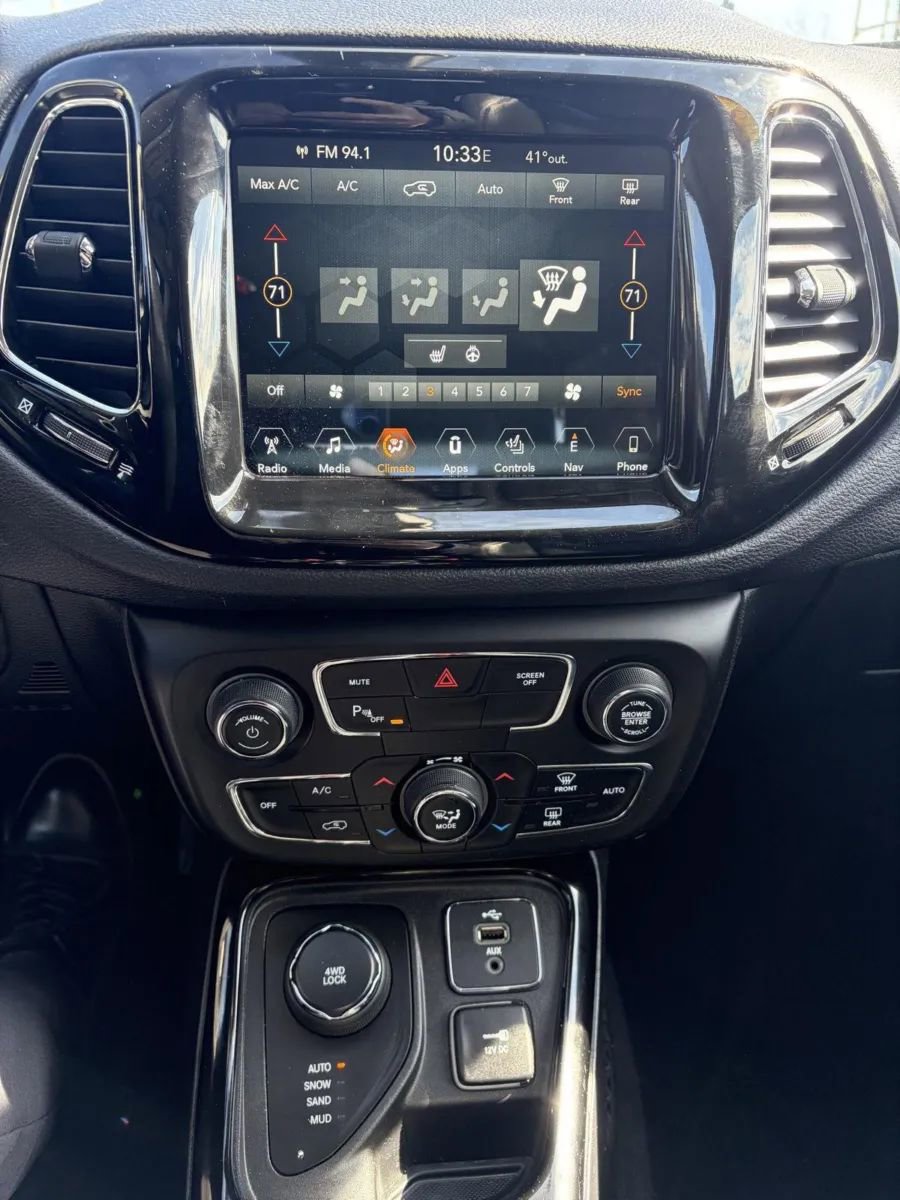 Used 2018 Jeep Compass Limited w/ Navigation Group image 18