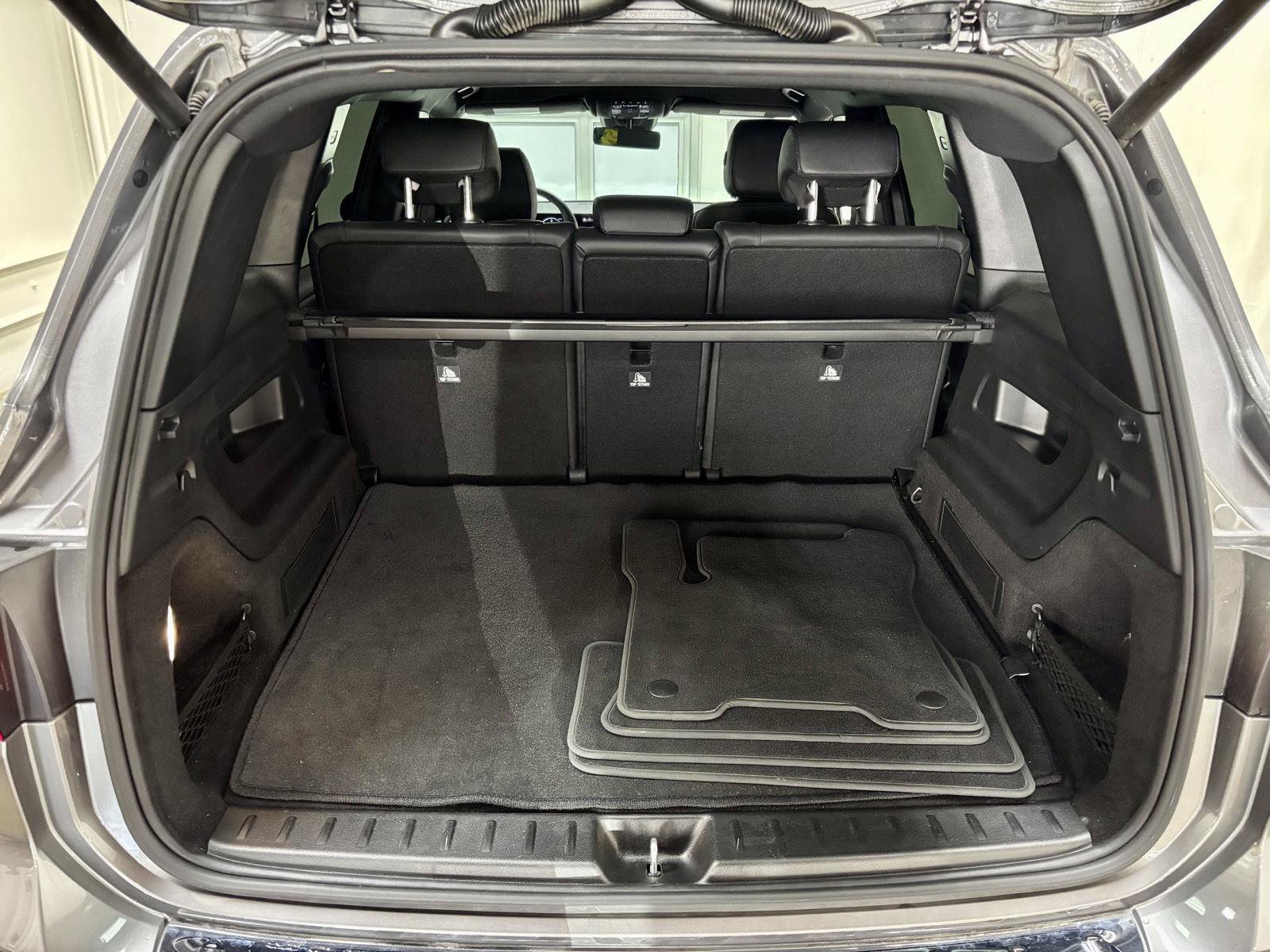 Used 2023 Mercedes-Benz EQB 300 4MATIC w/ Exclusive Package image 42