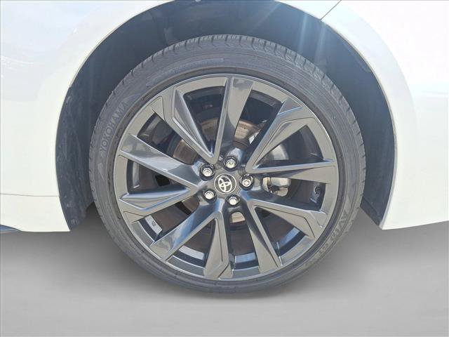 Certified 2025 Toyota Corolla SE w/ SE Premium Package FWD image 18