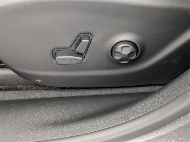 Used 2019 Jeep Cherokee Limited w/ Technology Group image 15