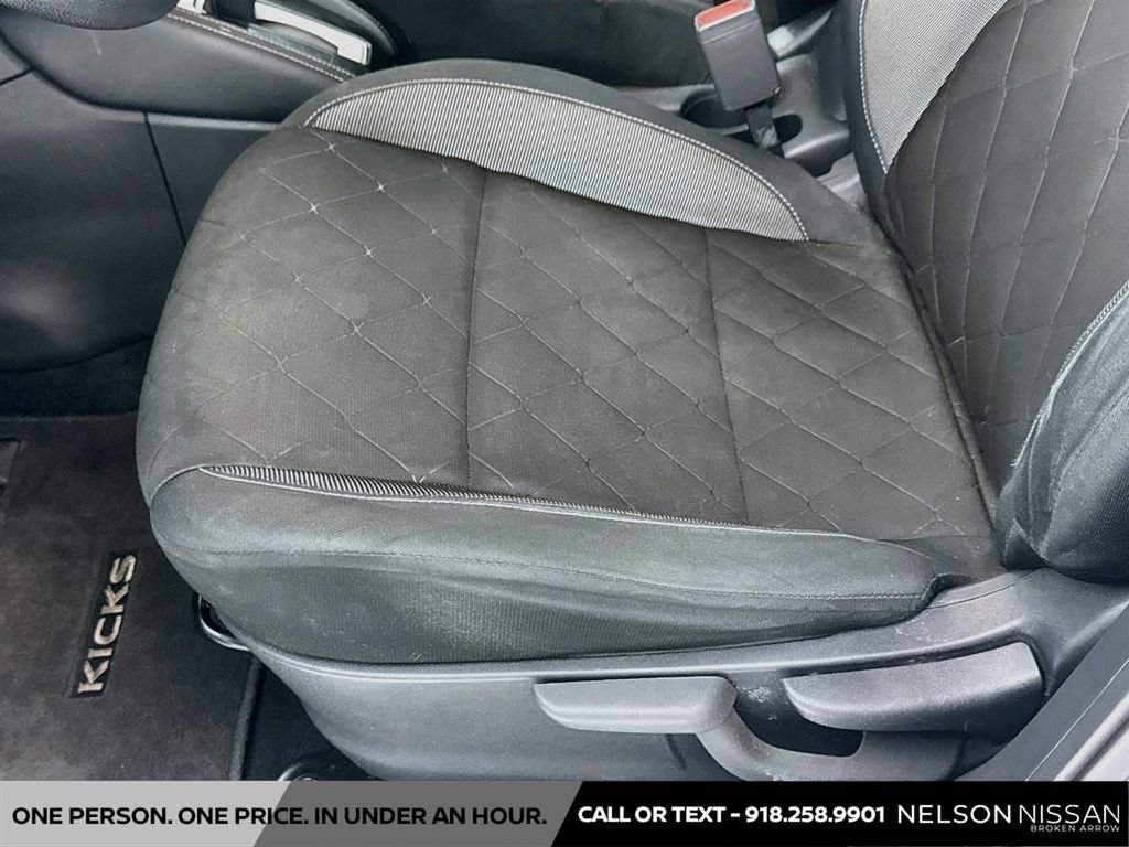Used 2019 Nissan Kicks S FWD image 18