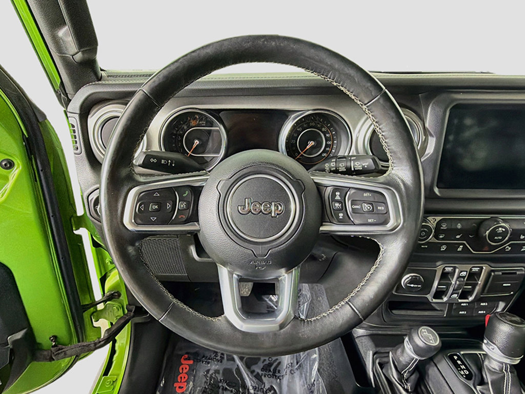 Used 2019 Jeep Wrangler Unlimited Sahara w/ Dual Top Group AWD/4WD image 33