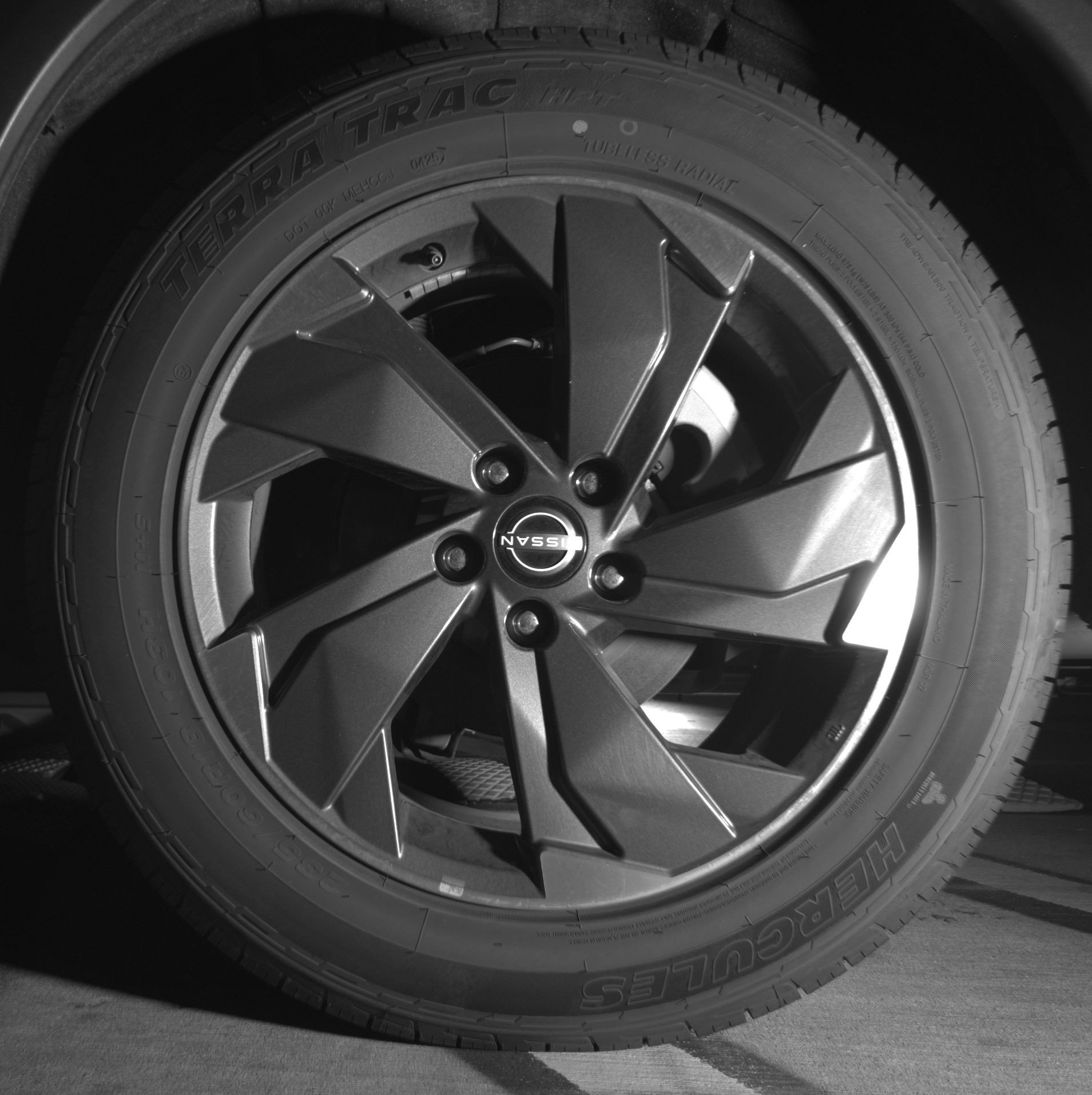 Used 2025 Nissan Rogue SV FWD image 14