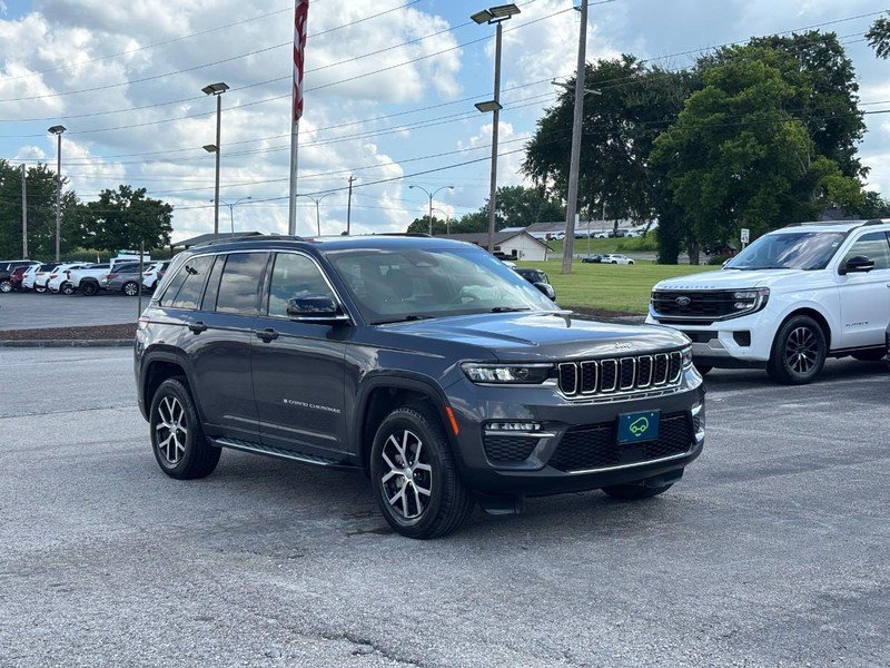 Used 2024 Jeep Grand Cherokee Limited w/ Trailer Tow Package AWD/4WD image 7