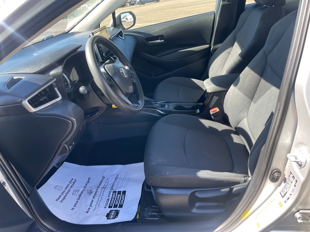 Used 2021 Toyota Corolla LE image 11