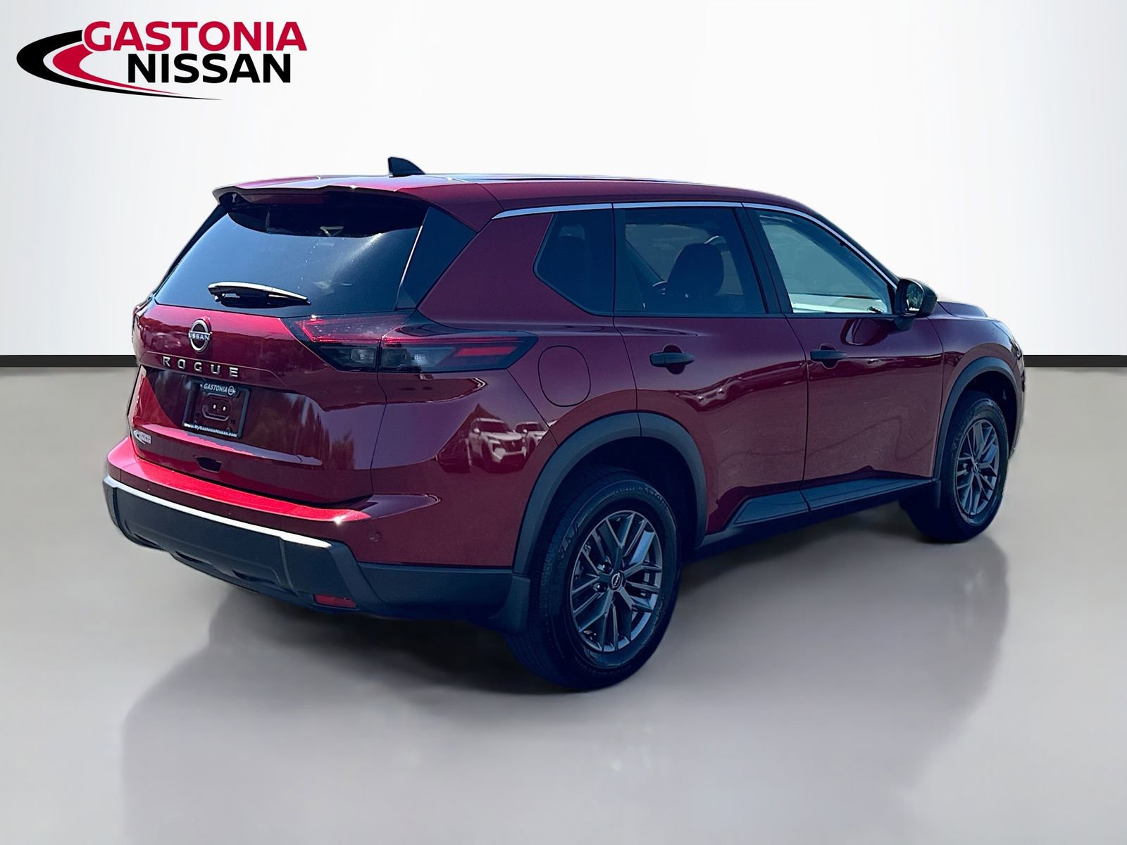 Used 2025 Nissan Rogue S FWD image 9