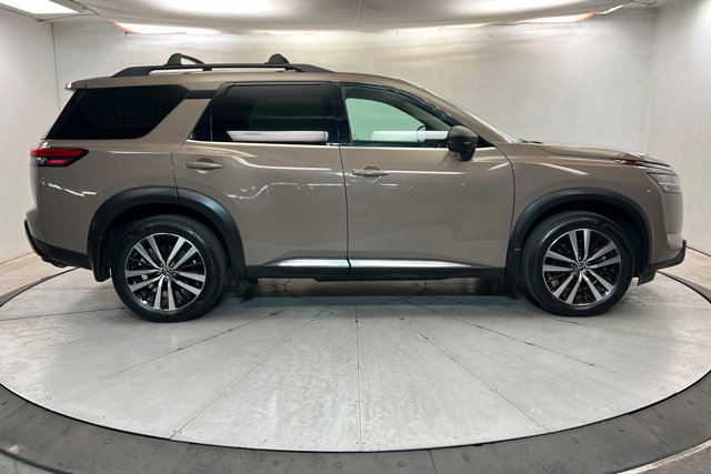 Certified 2023 Nissan Pathfinder Platinum FWD image 6
