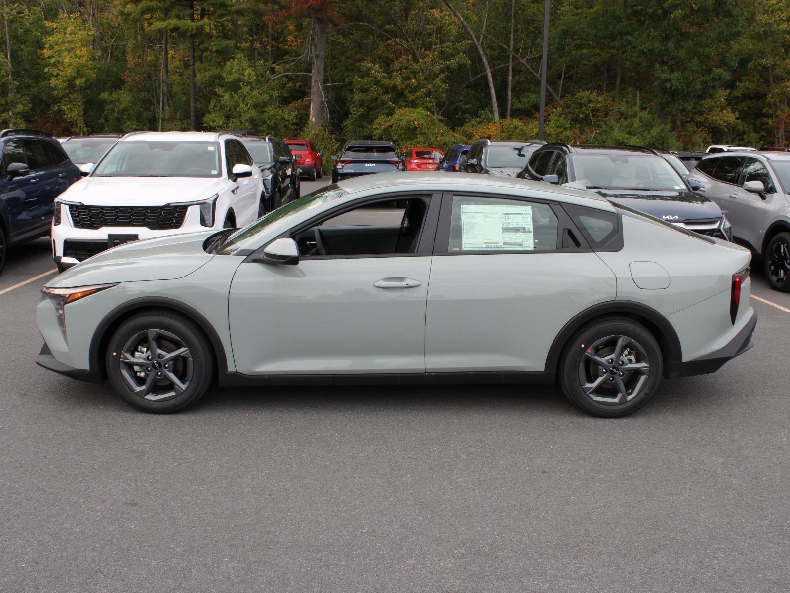 New 2025 Kia K4 LXS image 5