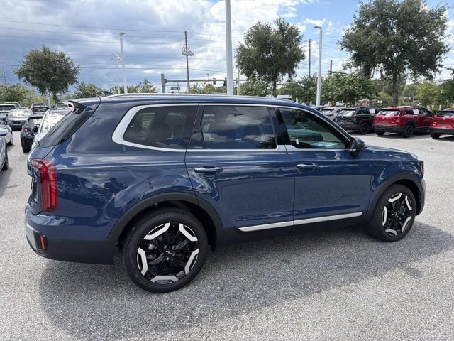 Used 2023 Kia Telluride S AWD/4WD image 2