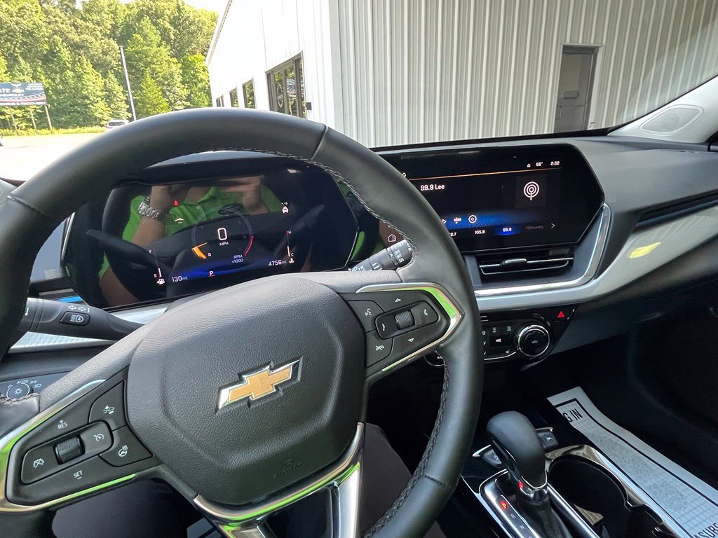 New 2026 Chevrolet Trax LT w/ Driver Confidence Package FWD image 20