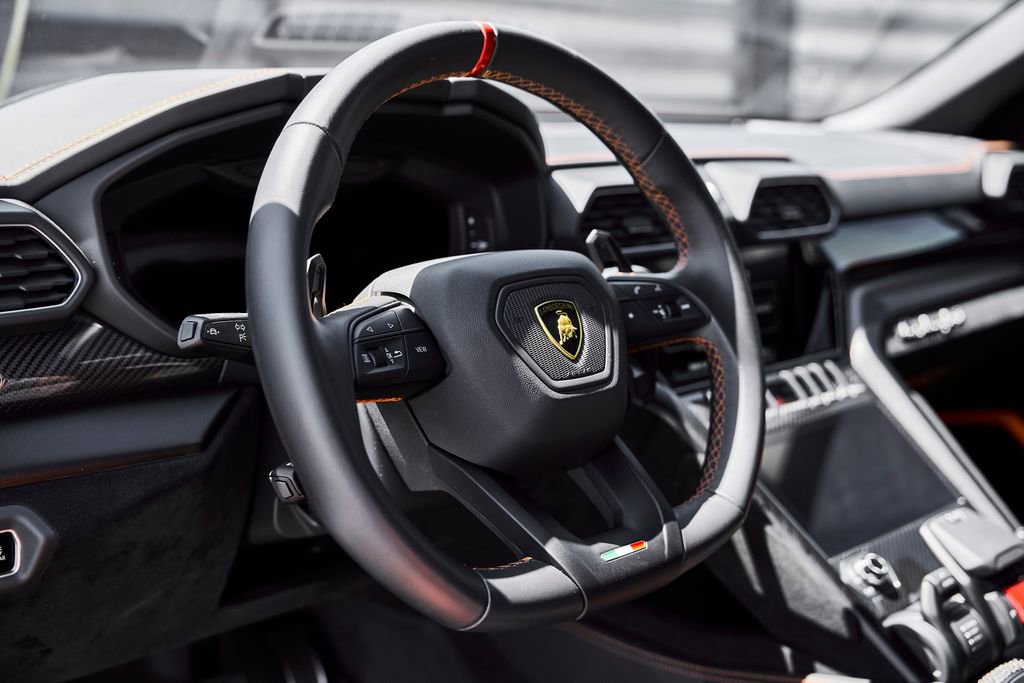 Used 2023 Lamborghini Urus Performante AWD/4WD image 46