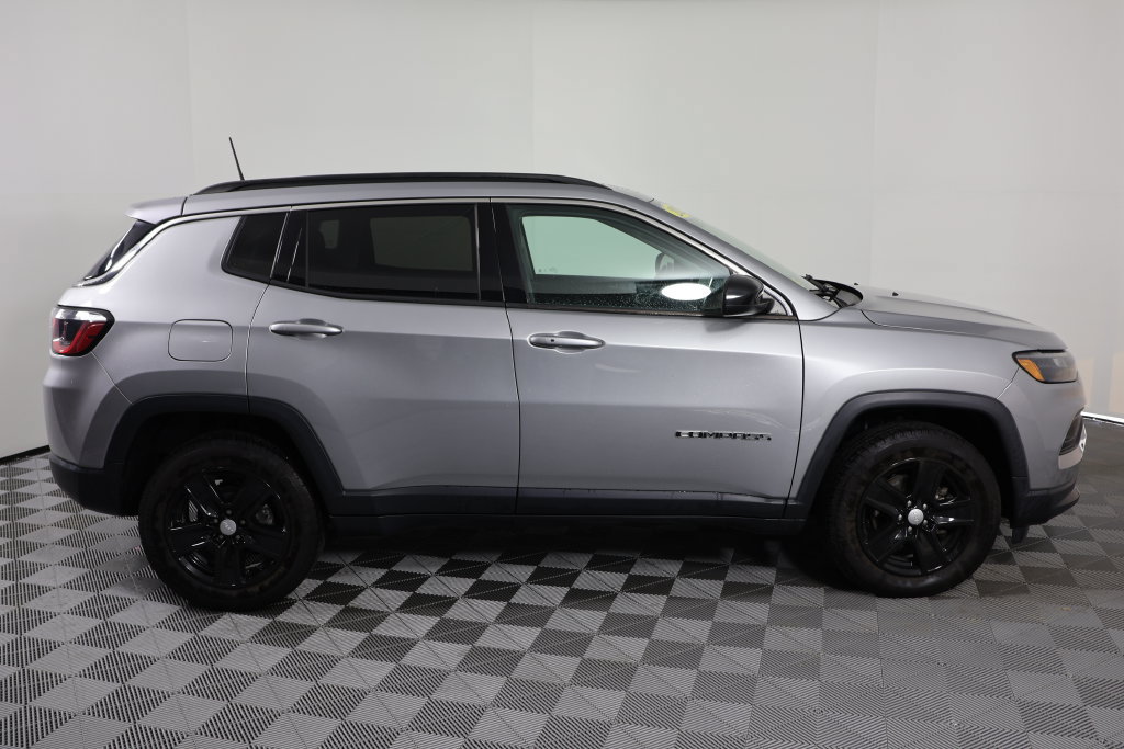 Used 2022 Jeep Compass Latitude w/ Convenience Group AWD/4WD image 9