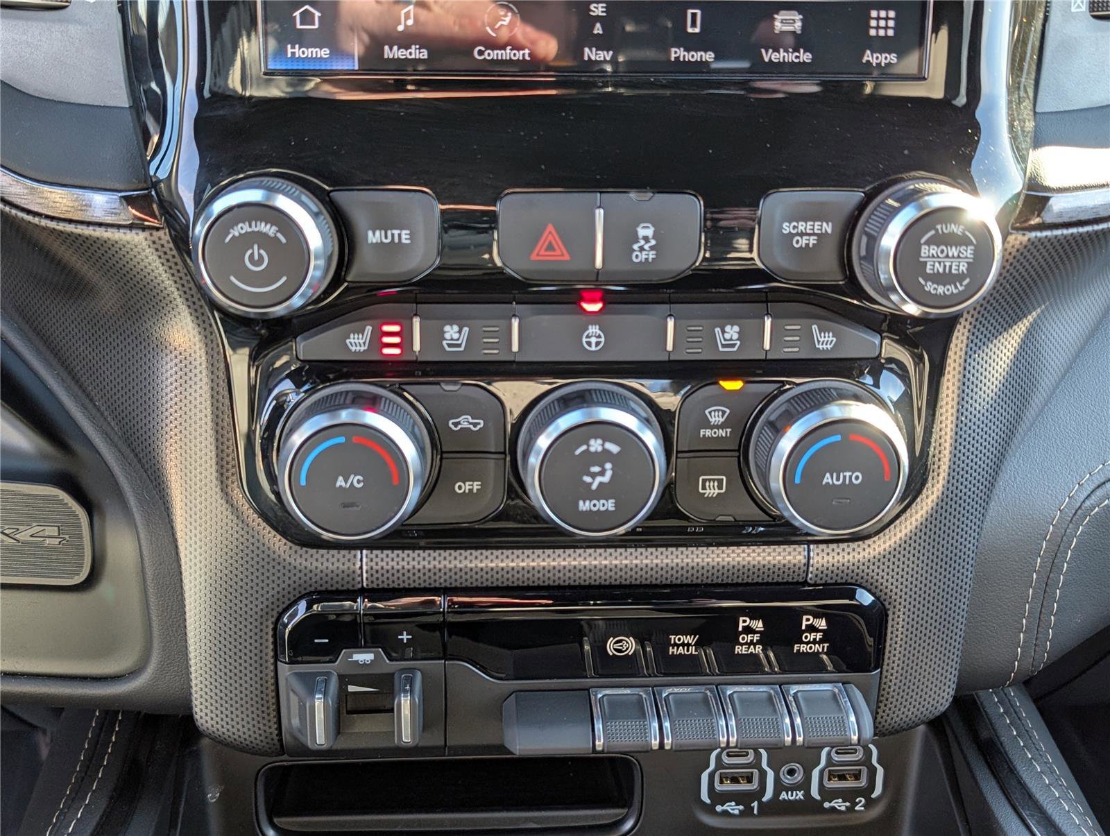 Used 2023 RAM 2500 Limited w/ Night Edition image 27