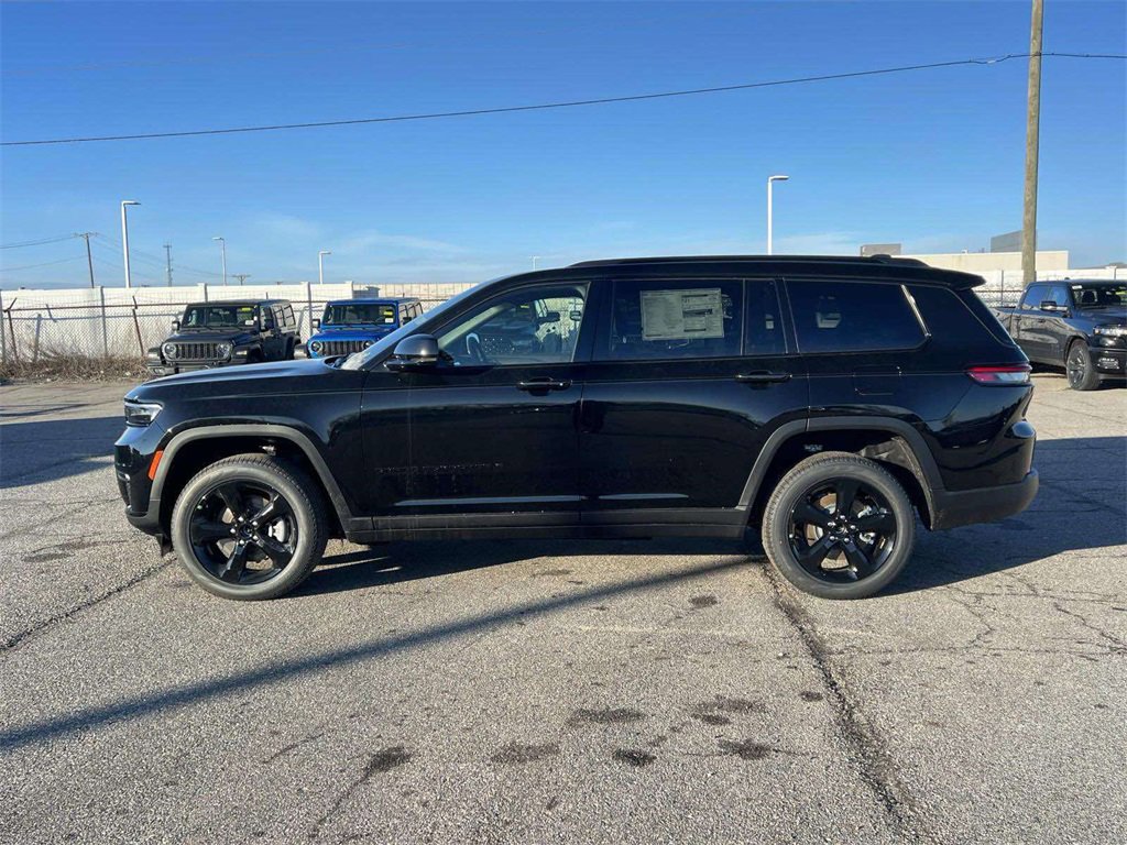 New 2025 Jeep Grand Cherokee L Limited image 2