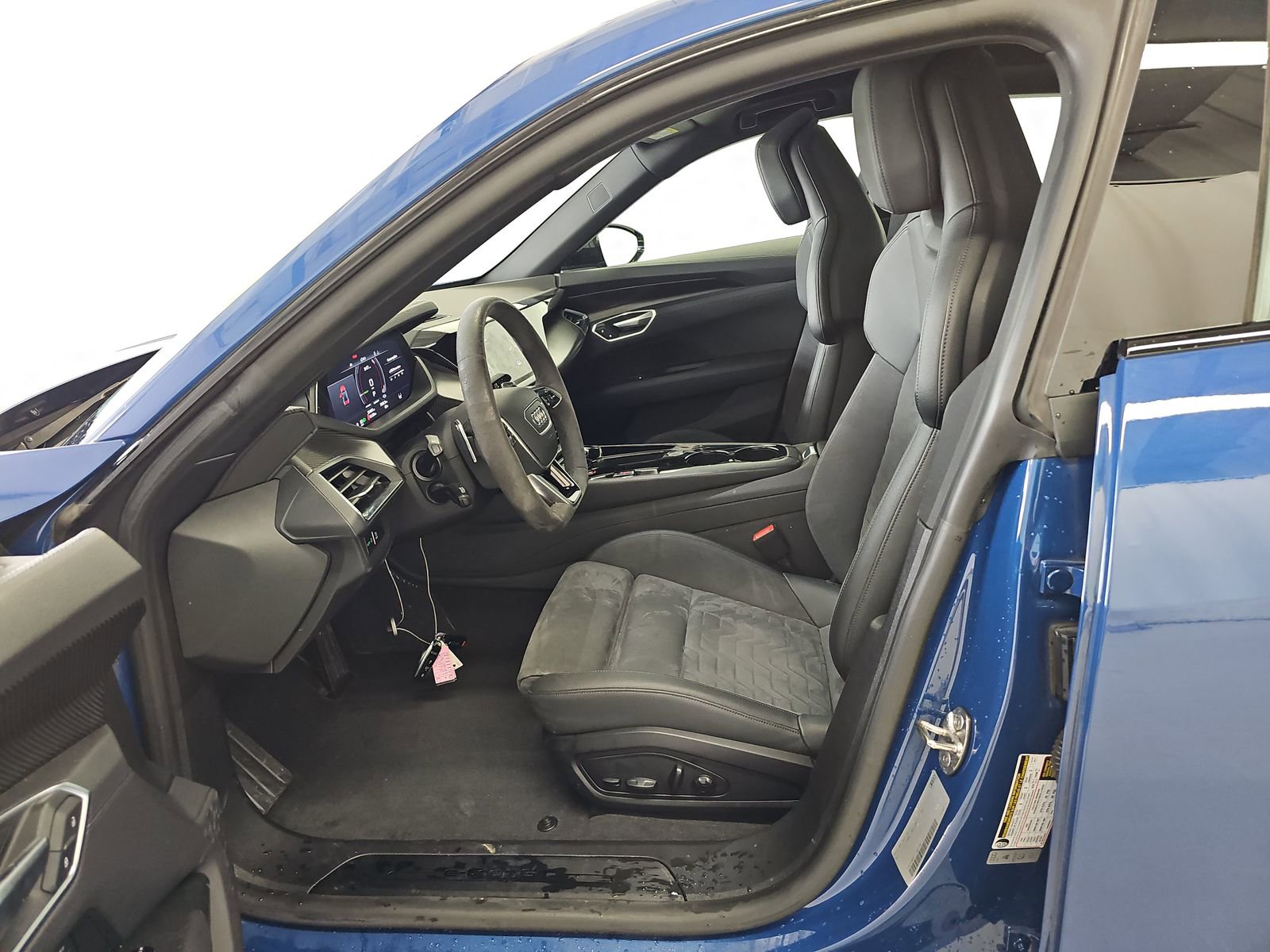 Used 2022 Audi e-tron GT Premium Plus w/ Performance Package image 3