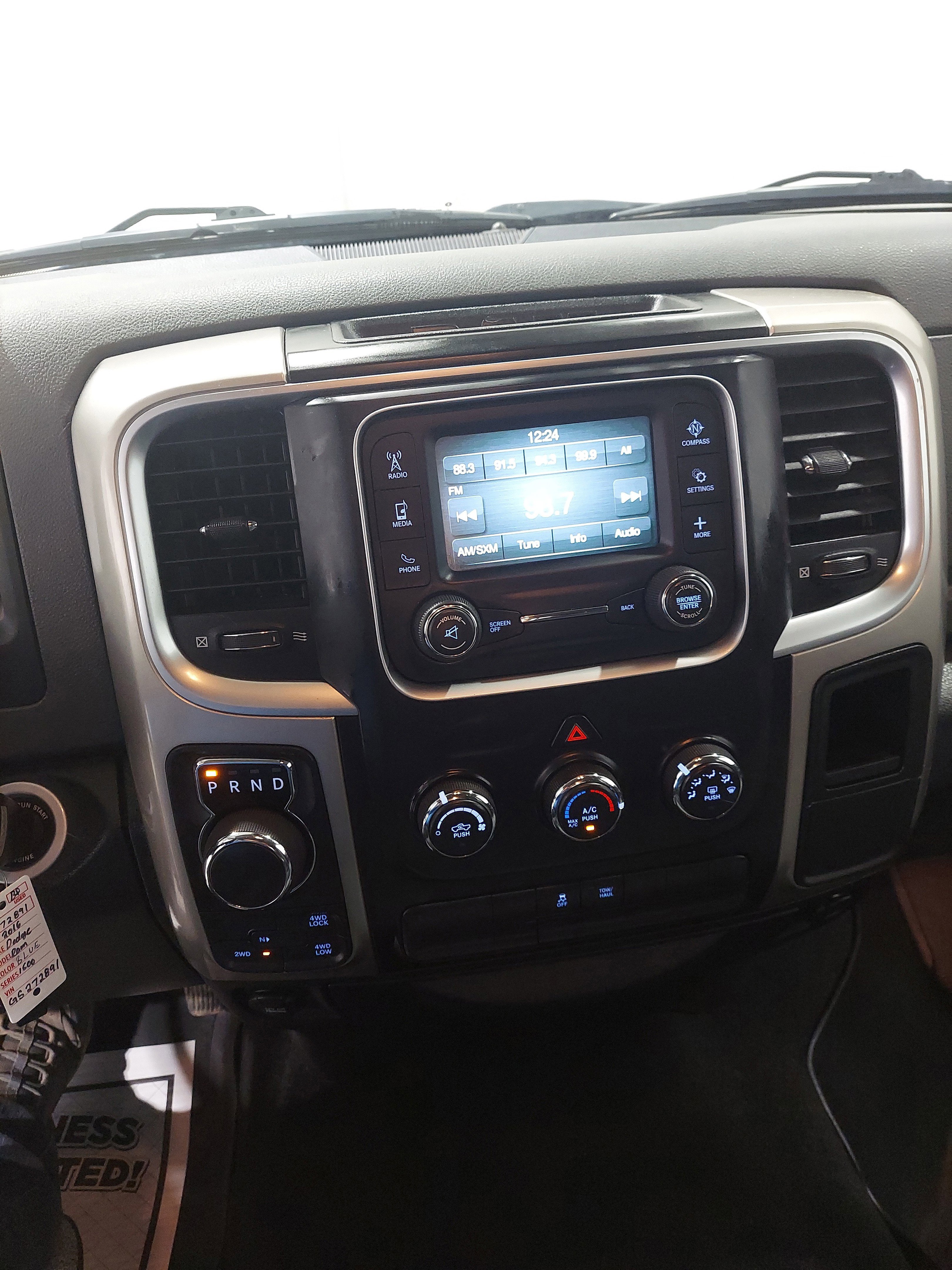 Used 2016 RAM 1500 Classic SLT AWD/4WD image 12