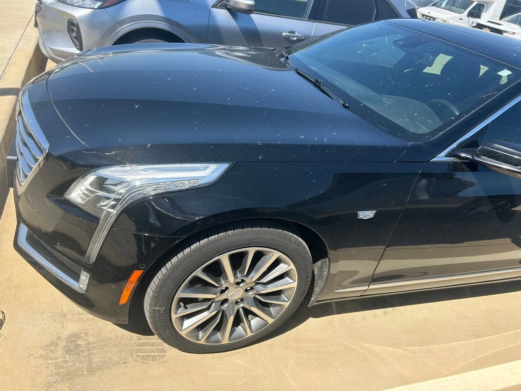 Used 2018 Cadillac CT6 Luxury image 2
