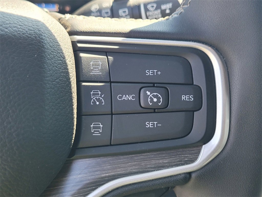 Used 2023 Jeep Wagoneer L Series II image 23