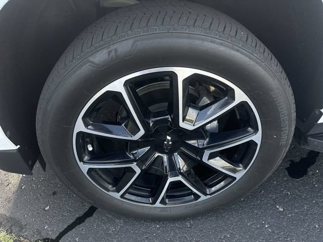 Used 2024 Chevrolet Tahoe RST w/ Luxury Package AWD/4WD image 32