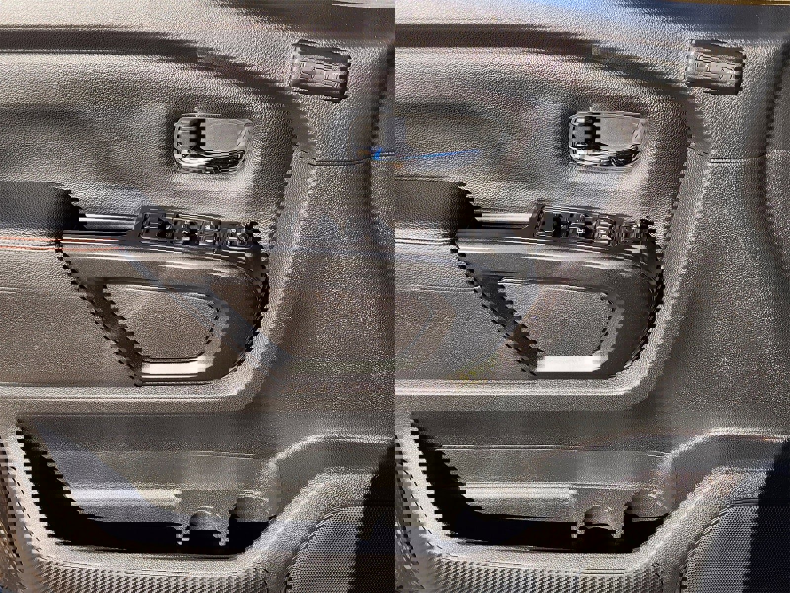 Used 2024 Nissan Titan PRO-4X w/ Pro-4x Convenience Package image 24