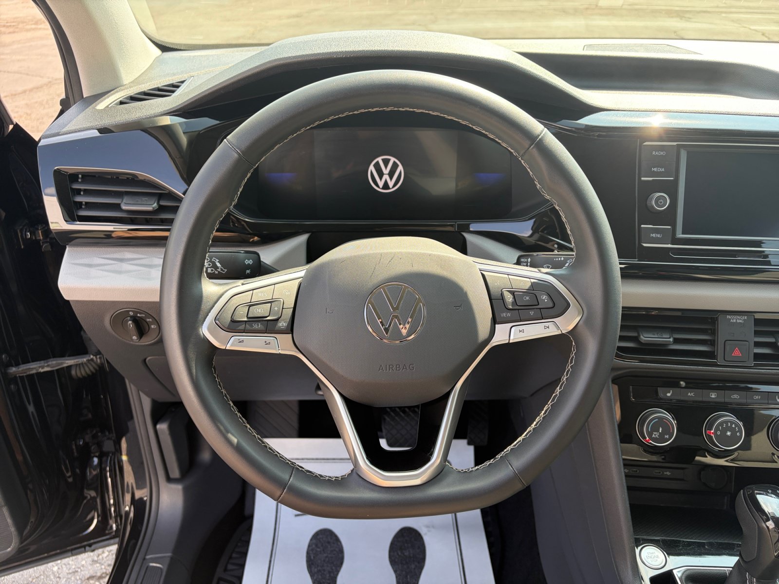Used 2023 Volkswagen Taos S AWD/4WD image 9