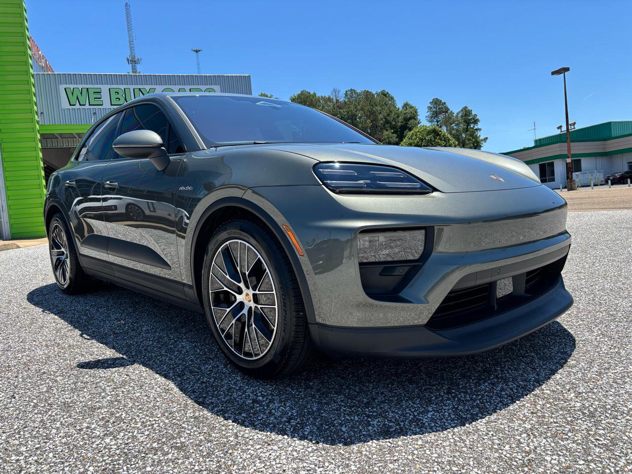 Used 2025 Porsche Macan 4 Electric AWD/4WD image 10