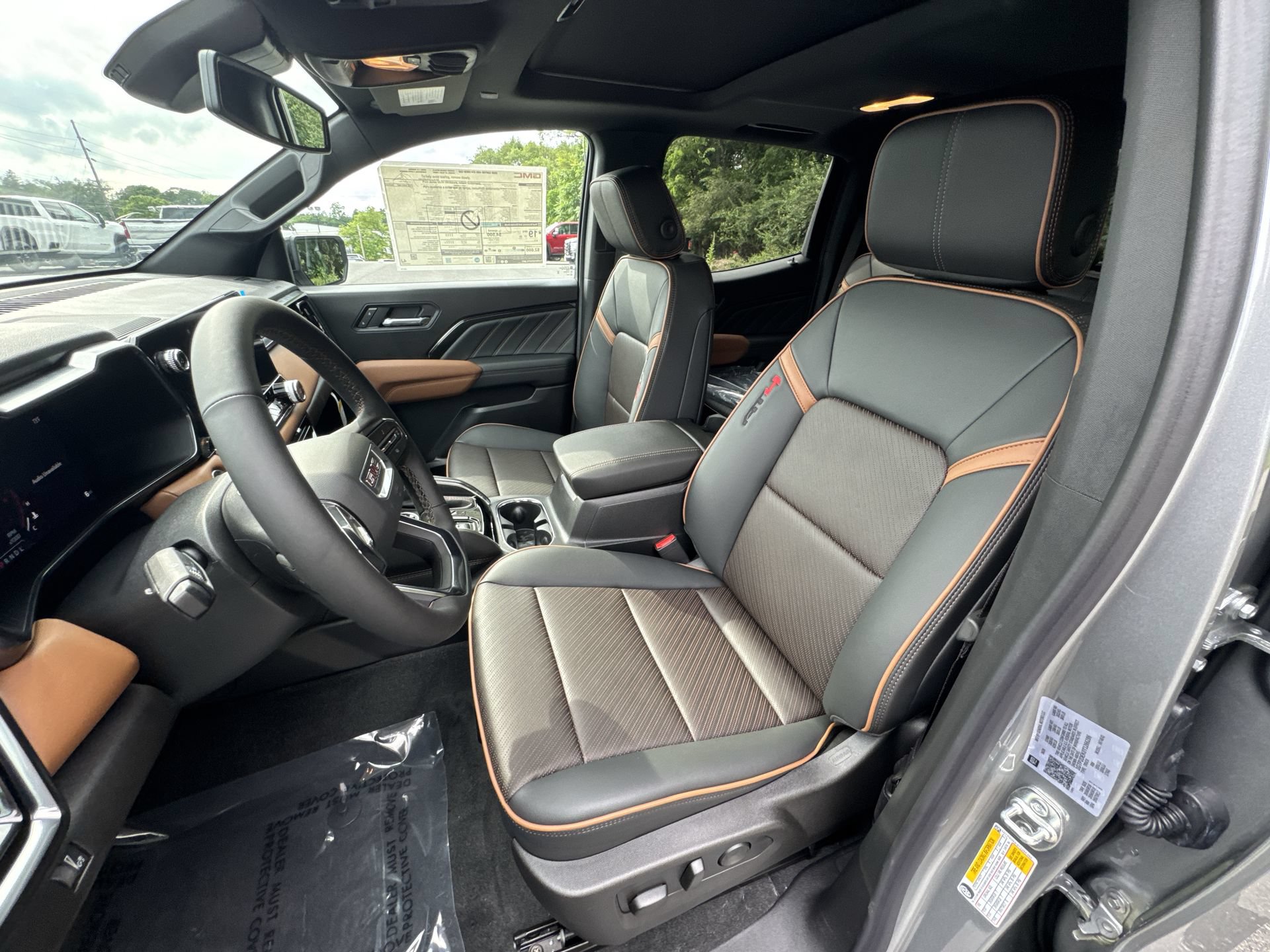 New 2026 GMC Canyon AT4 w/ Technology Plus Package AWD/4WD image 13