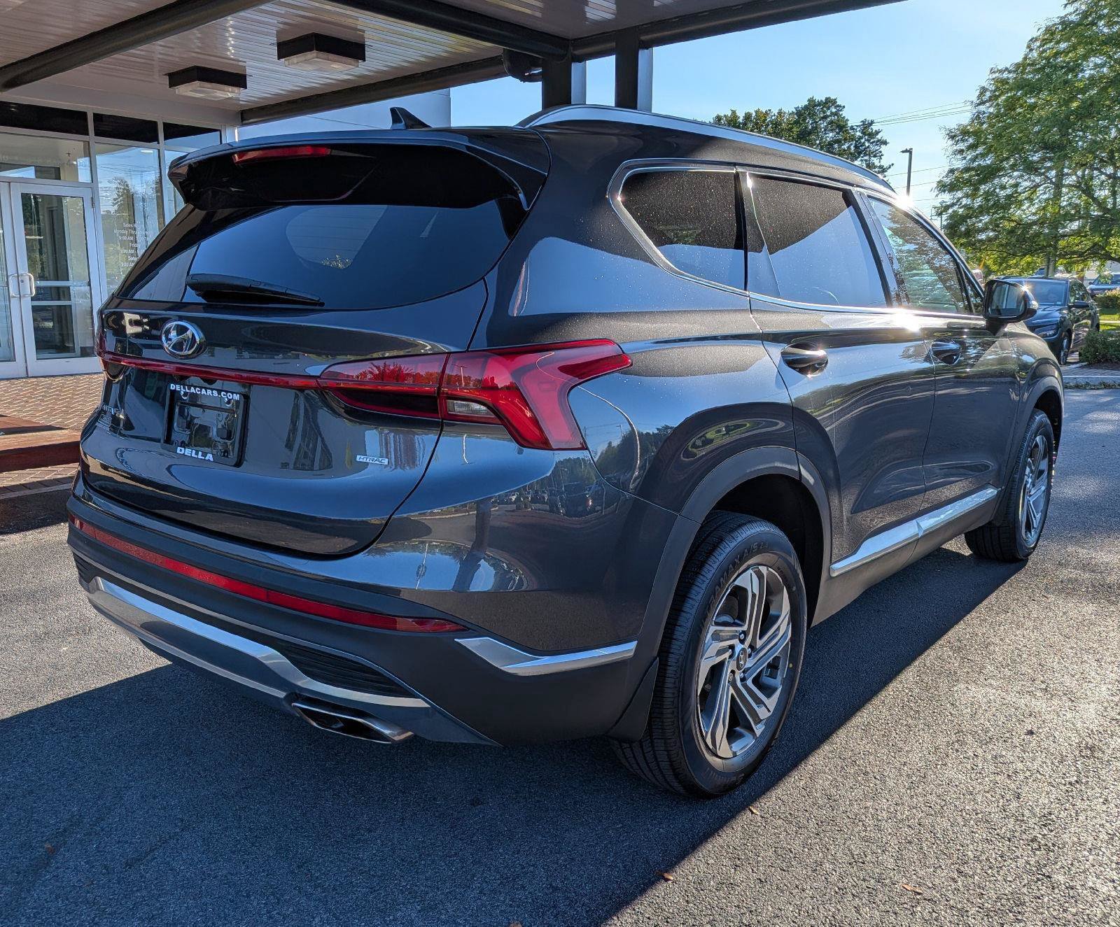 Used 2022 Hyundai Santa Fe SEL w/ Convenience + Premium Package AWD/4WD image 7