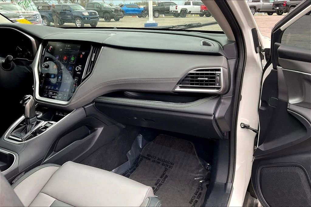 Used 2025 Subaru Outback Onyx Edition XT image 16