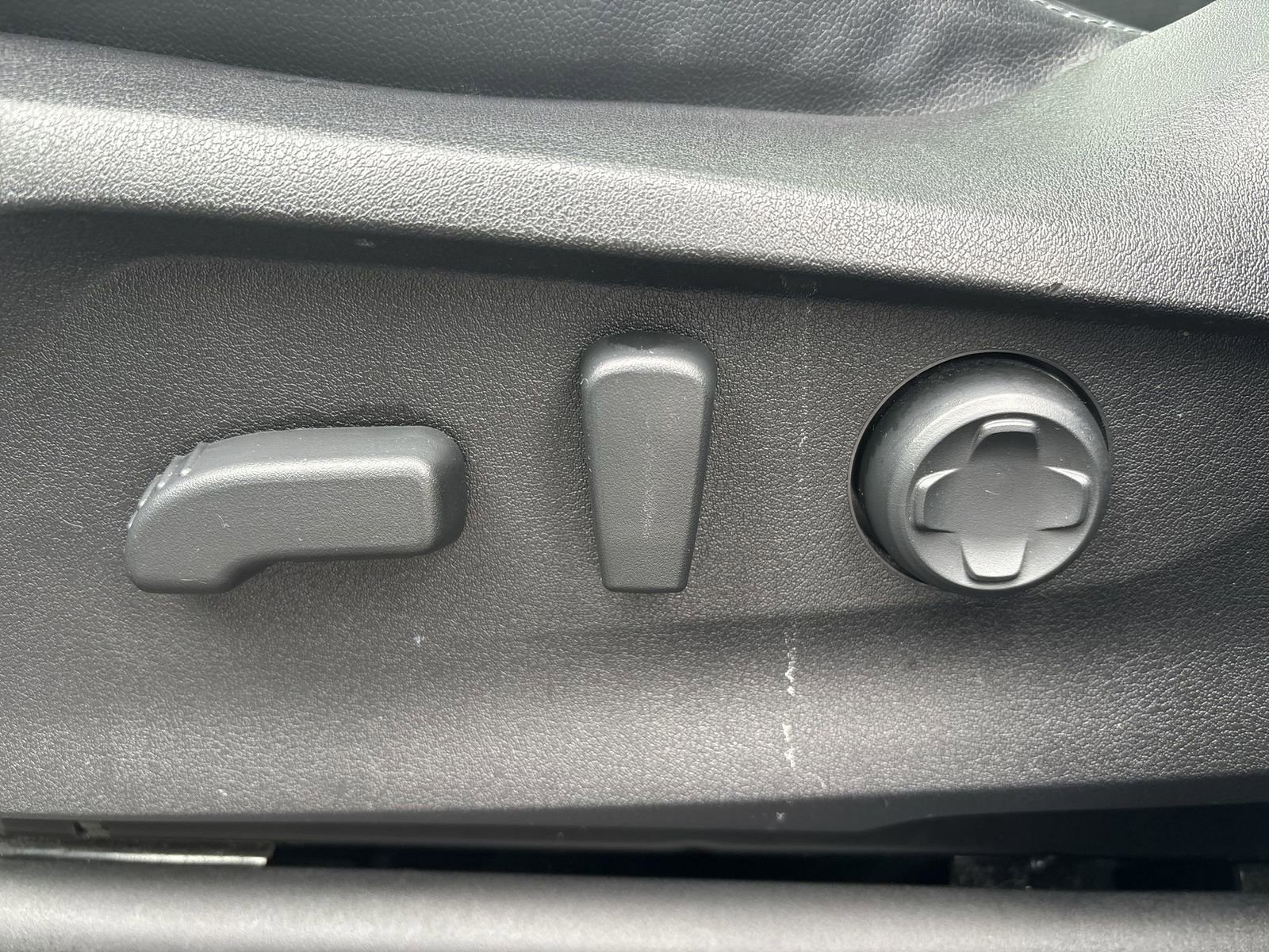 Used 2023 Subaru Ascent Touring image 13