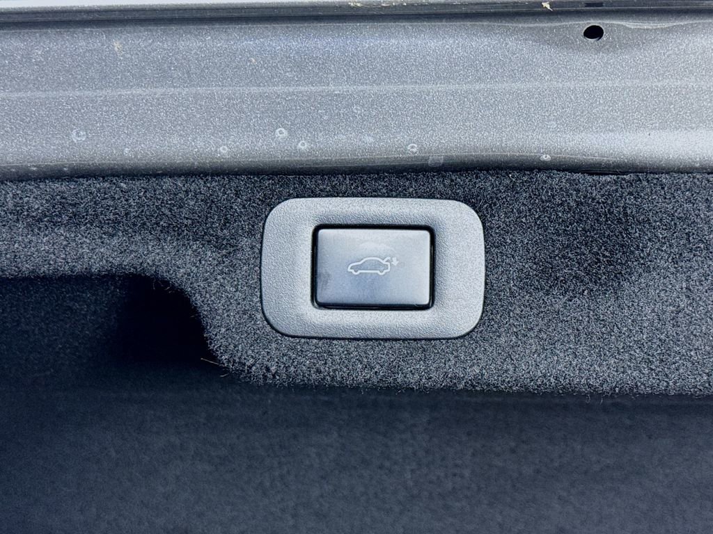 Used 2022 Lexus LS 500 F Sport w/ Accessory Package (Z1) image 34