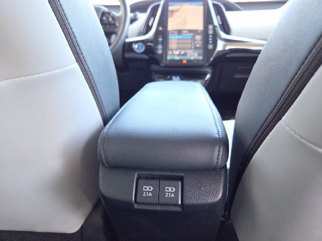 Used 2021 Toyota Prius Limited w/ Premium Convenience Package FWD image 33