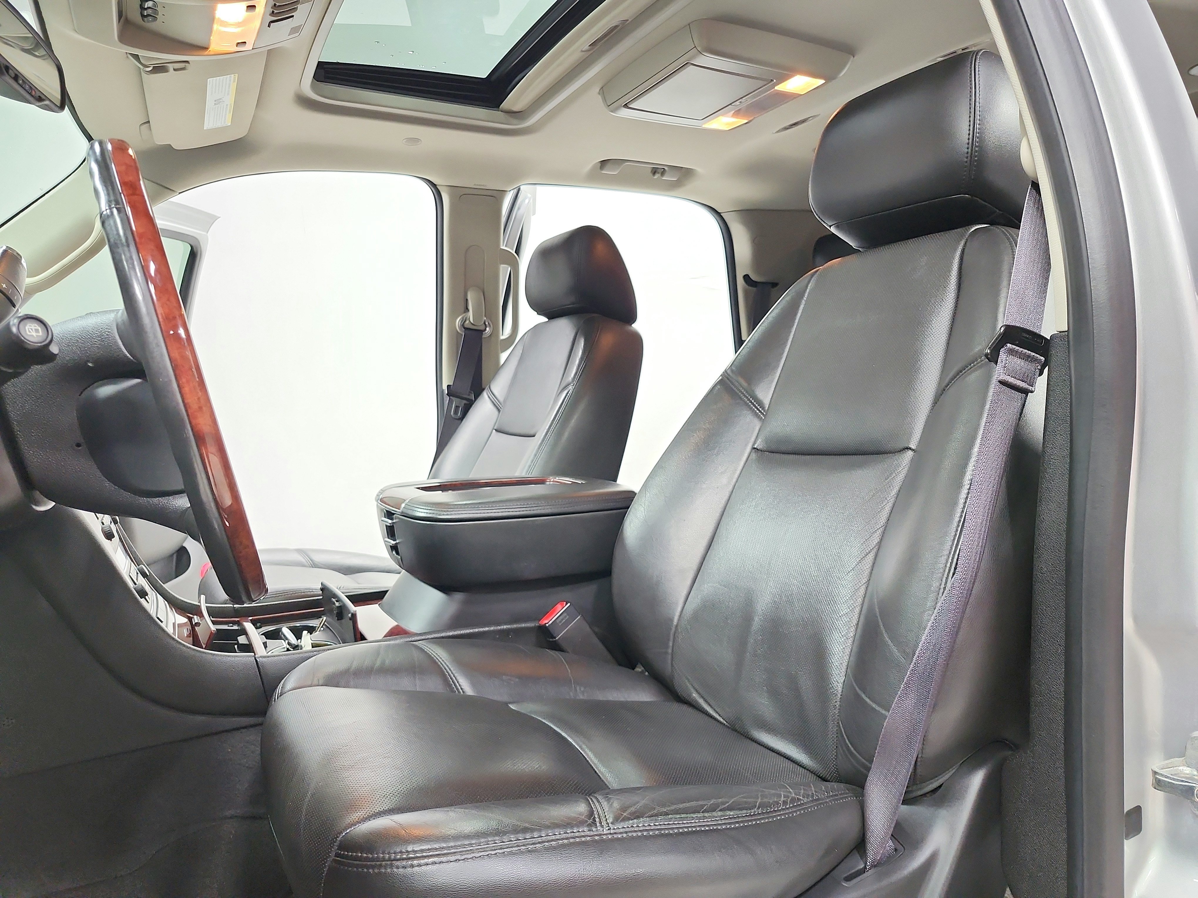 Used 2014 Cadillac Escalade Premium RWD image 19