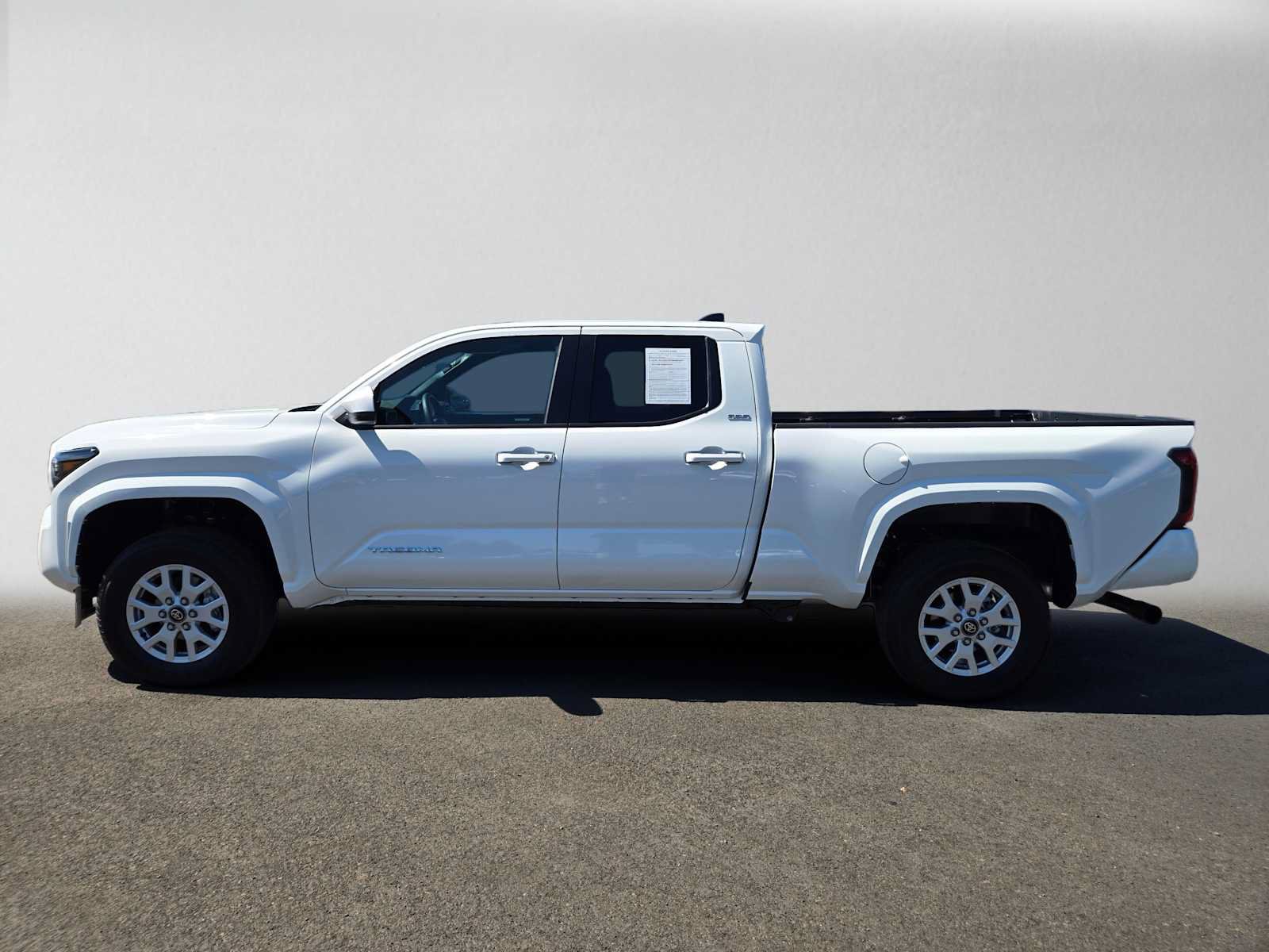 Used 2026 Toyota Tacoma SR5 RWD image 7