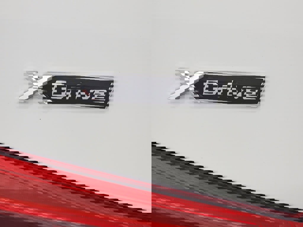 Used 2019 BMW 540i xDrive w/ M Sport Package image 10