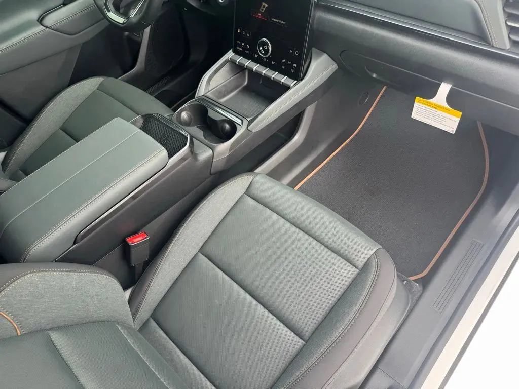 New 2026 GMC Terrain AT4 AWD/4WD image 13