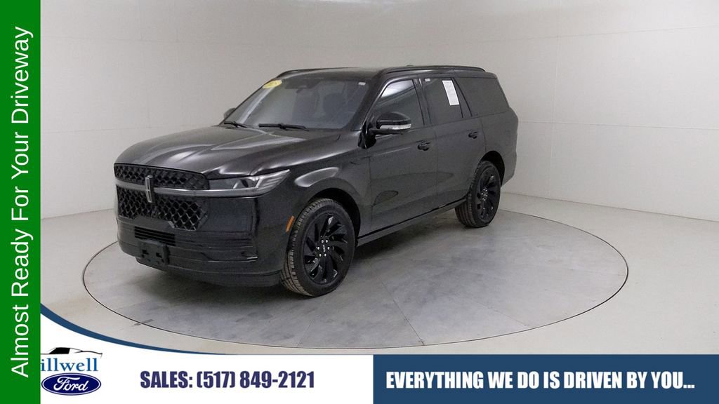 Used 2025 Lincoln Navigator Reserve w/ Jet Appearance Package image 1